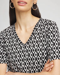 Graphic Slub V-Neck Tee